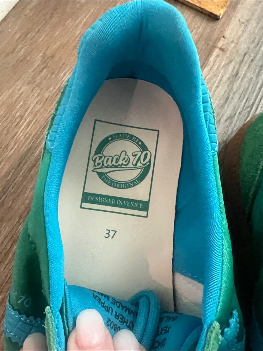 Women’s Green & Teal Back 70 Retro Sneaker - Picture 2 of 6